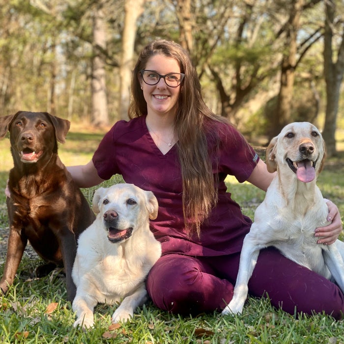 Sarah, CVA Level III Inventory Manager, Veterinary Nurse photo